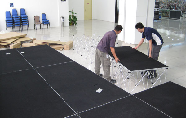 Easy To Setup Up Mobile Stage