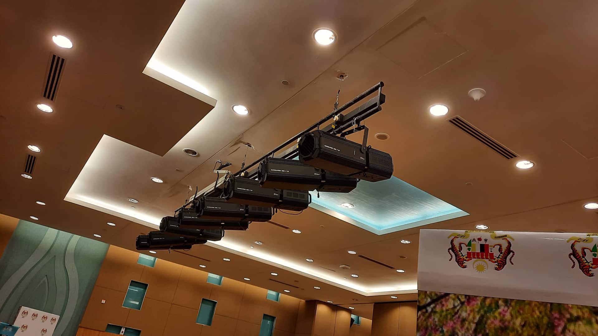 KPKT Hall Stage Lighting