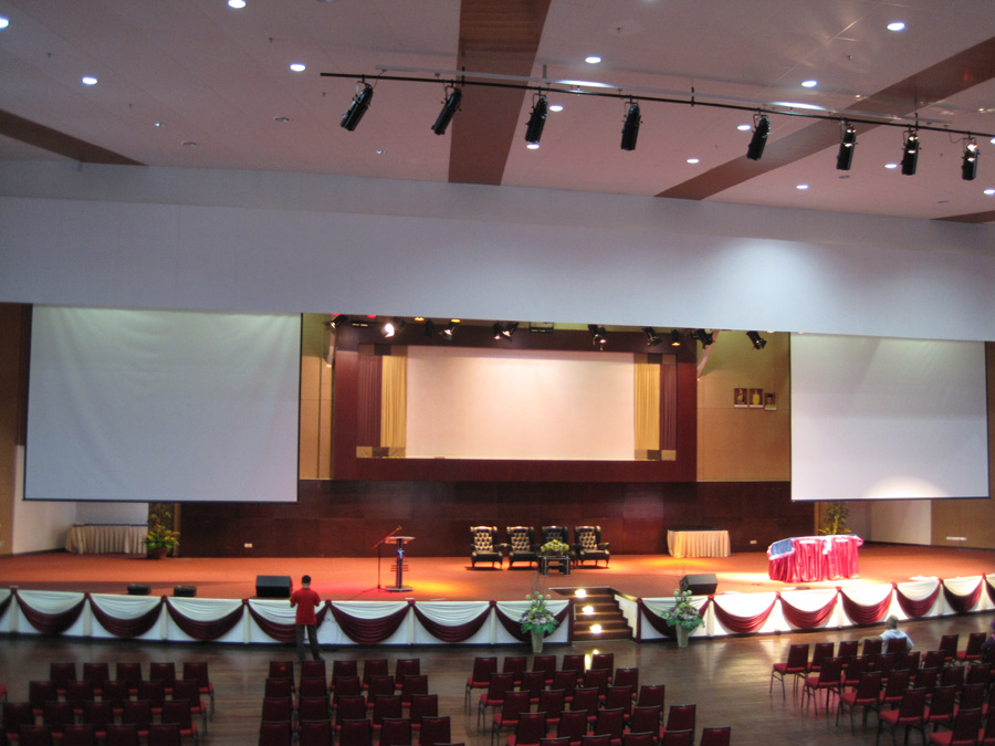 TATIUC Stage with draper screen