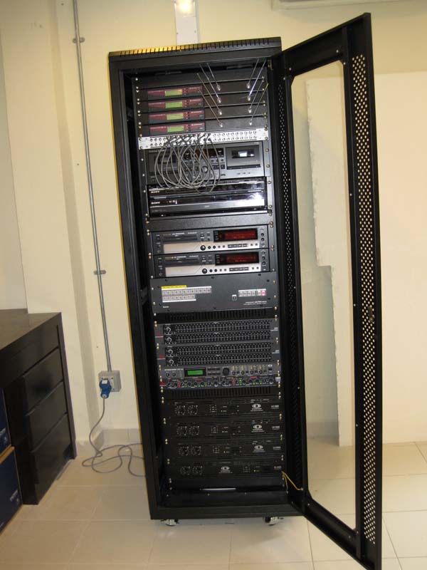 UIC Sound Equipment Rack